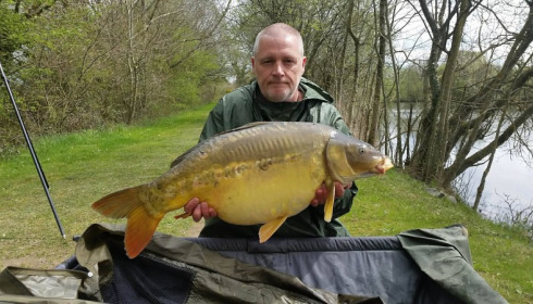 A 26 lb carp from Villefond, Apr 2016