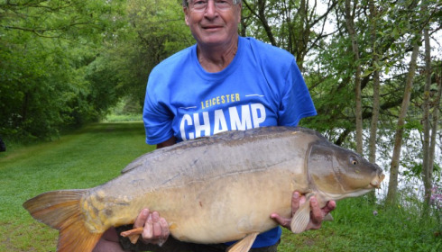 A 42 lb 4 oz carp from Villefond, Aug 2016