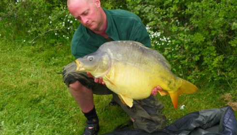 A 30 lb carp from Villefond, Apr 2011