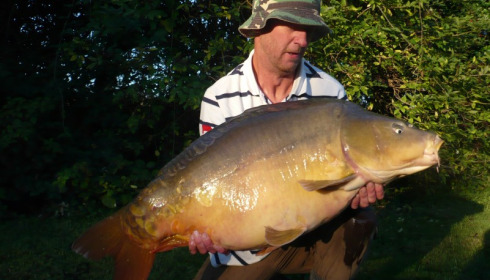 A 42 lb 2 oz carp from Villefond, Sep 2014