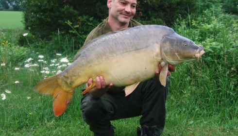 A 32 lb 5 oz carp from Villefond, May 2010