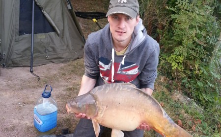 A 28 lb 4 oz carp from Villefond, Sep 2012