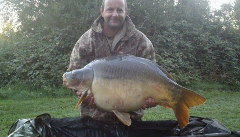 A 47 lb 14 oz carp from Villefond, measles, Oct 2015