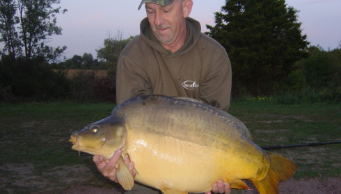 A 47 lb 5 oz carp from Villefond, a capture of Arnold the carp, Sep 2011