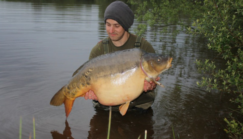 A 43 lb carp from Villefond, May 2012