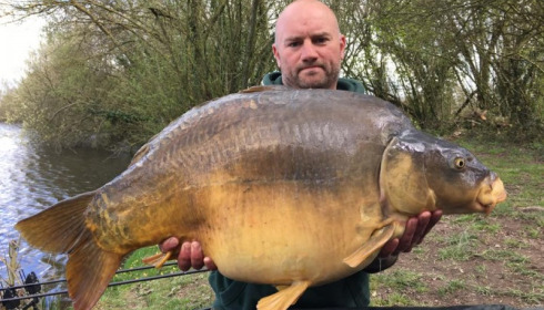 A 34 lb 8 oz carp from Villefond, Apr 2016