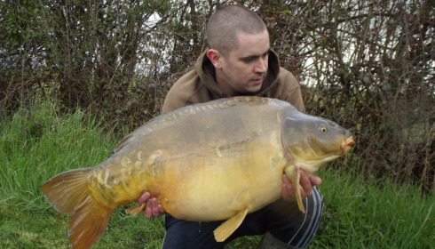 A 40 lb 8 oz carp from Villefond, Rob Inns with quinever, Mar 2013