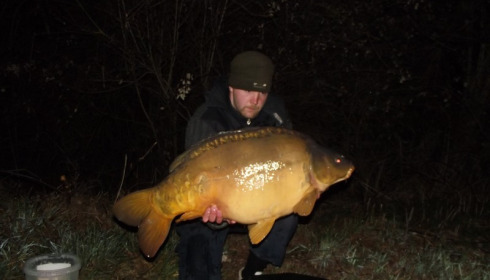 A 39 lb 4 oz carp from Villefond, Mark Lambert with Quinever the fish, Mar 2012