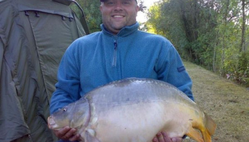 A 32 lb carp from Villefond, Sep 2009