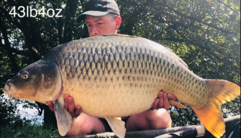 A 43 lb 4 oz carp from Villefond, Sep 2019