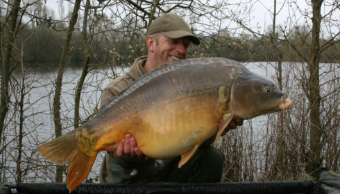 A 35 lb 4 oz carp from Villefond, Nemo the fish, Apr 2015