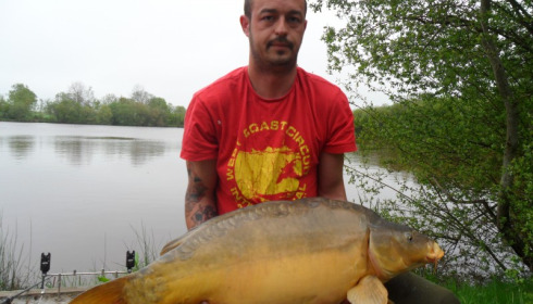 A 39 lb carp from Villefond, May 2012