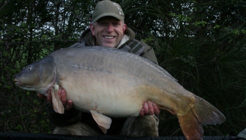 A 41 lb 4 oz carp from Villefond, Apr 2015