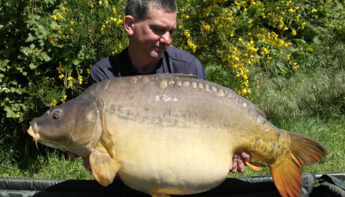 A 44 lb 5 oz carp from Villefond, May 2014