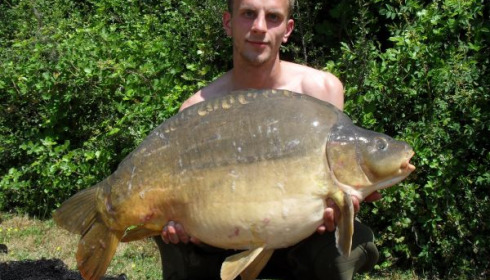 A 40 lb 10 oz carp from Villefond, May 2011