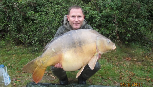 A 42 lb 12 oz carp from Villefond, Gavin Todd  Max the fish, Oct 2011