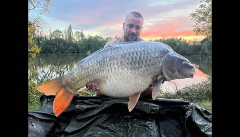A 58 lb carp from Villefond, Oct 2022