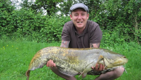 A 26 lb 8 oz catfish from Villefond, Apr 2011