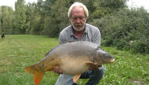 A 37 lb 8 oz carp from Villefond, John Lambert, Aug 2011