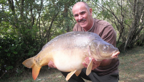 A 39 lb 14 oz carp from Villefond, Sep 2014