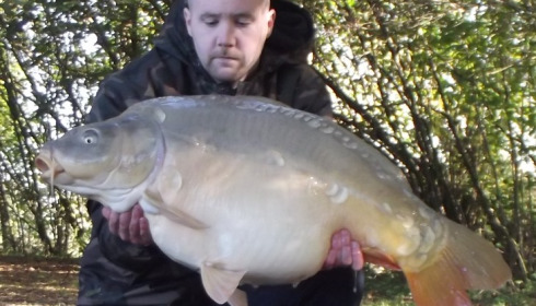 A 40 lb 4 oz carp from Villefond, Mark Lambert with the "DIY" Ghostie, Nov 2012