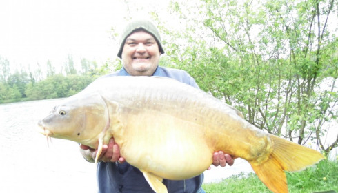 A 43 lb carp from Villefond, Nemo the fish, May 2016