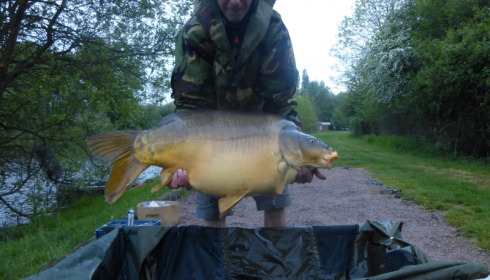 A 57 lb 4 oz carp from Villefond, Arnold the fish, Apr 2014