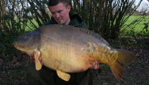 A 38 lb 8 oz carp from Villefond, Guinevere, Mar 2011