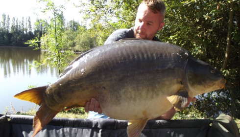 A 43 lb 14 oz carp from Villefond, single scale, Aug 2015