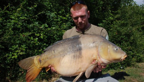 A 40 lb 10 oz carp from Villefond, Max, May 2011