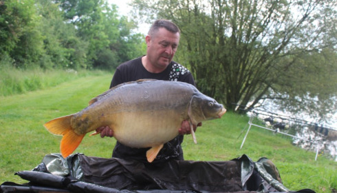 A 48 lb 4 oz carp from Villefond, Aug 2016