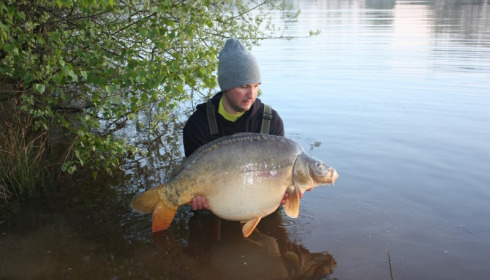 A 42 lb 15 oz carp from Villefond, May 2012