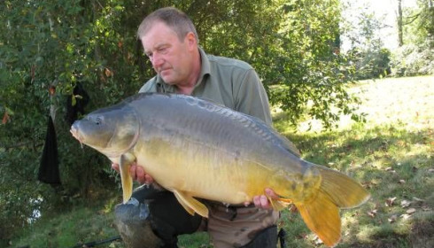 A 31 lb 11 oz carp from Villefond, Sep 2010