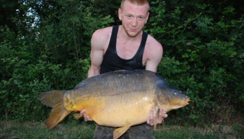 A 46 lb 7 oz carp from Villefond, Arnold, May 2011
