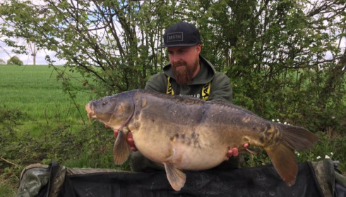 A 28 lb carp from Villefond, Apr 2017