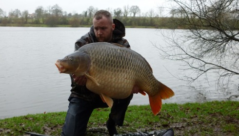 A 55 lb 4 oz carp from Villefond, Mark Lambert with Arthur, Jan 2013