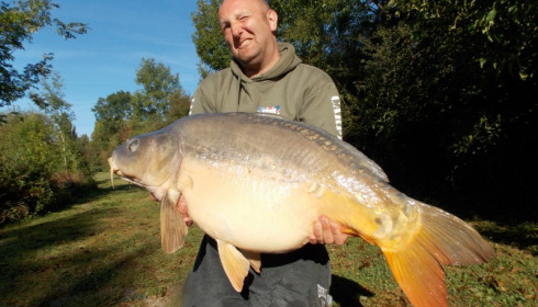 A 41 lb carp from Villefond, Spawned out DIY Ghostie, Sep 2014
