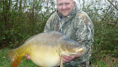 A 39 lb 14 oz carp from Villefond, Mar 2011