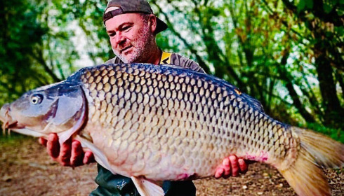 A 29 lb carp from Villefond, Sep 2022
