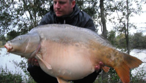 A 40 lb carp from Villefond, Oct 2010