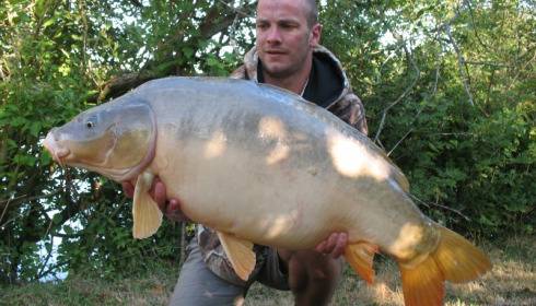 A 34 lb 6 oz carp from Villefond, Sep 2012