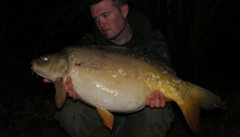 A 22 lb carp from Villefond, Mar 2011
