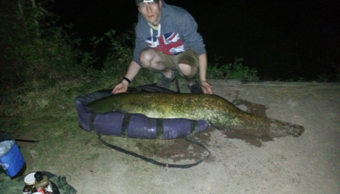 A 75 lb catfish from Villefond, Dan the catfish aproximate weight, Sep 2012