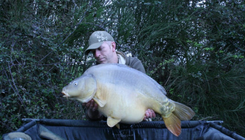 A 43 lb 2 oz carp from Villefond, Son of Max, Apr 2015