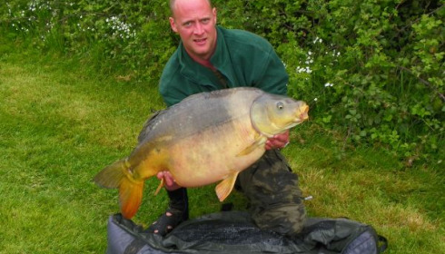 A 42 lb 4 oz carp from Villefond, Apr 2011