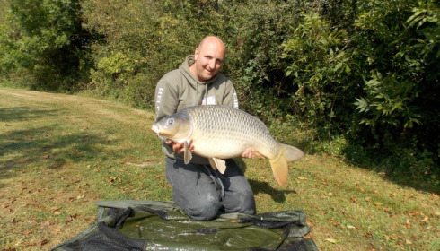 A 32 lb 8 oz carp from Villefond, Sep 2014