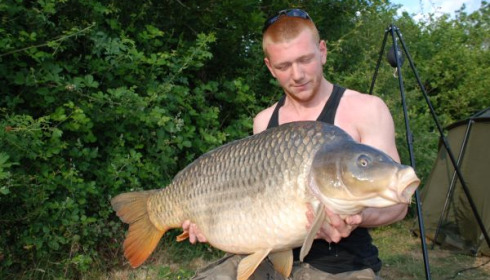 A 43 lb 1 oz carp from Villefond, May 2011