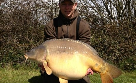 A 43 lb carp from Villefond, Apr 2013