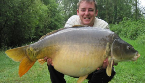 A 44 lb 8 oz carp from Villefond, Apr 2011