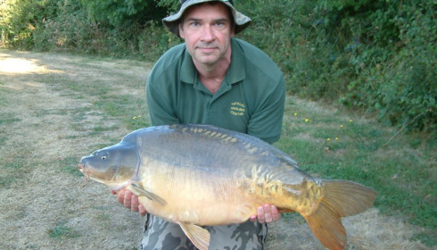 A 41 lb 10 oz carp from Villefond, Aug 2013